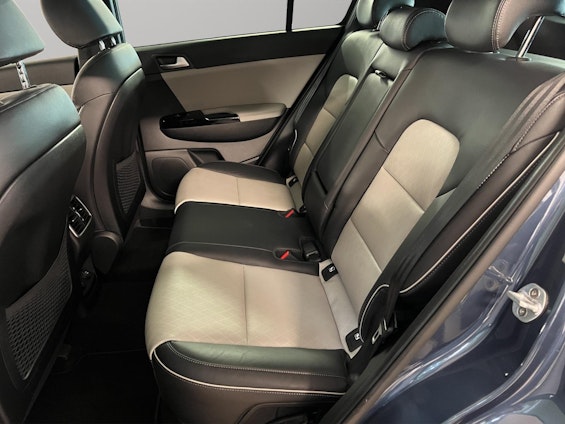 Vehicle image 10 Vehicle image 10