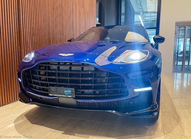 Vehicle image ASTON MARTIN DBX