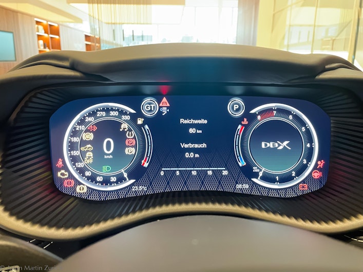 Vehicle image ASTON MARTIN DBX