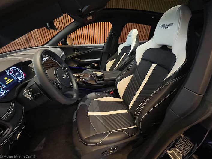 Vehicle image ASTON MARTIN DBX