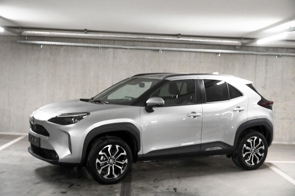 First vehicle image First vehicle image