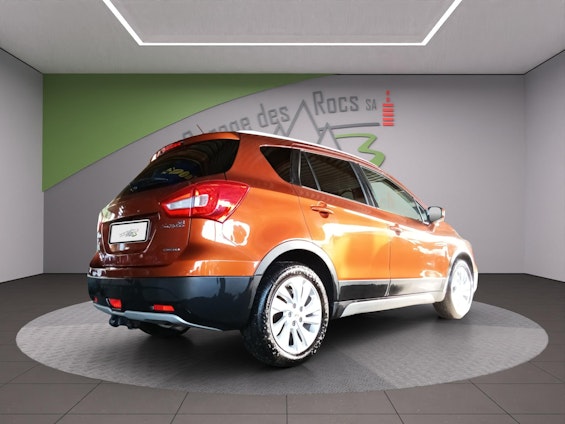 Vehicle image 5