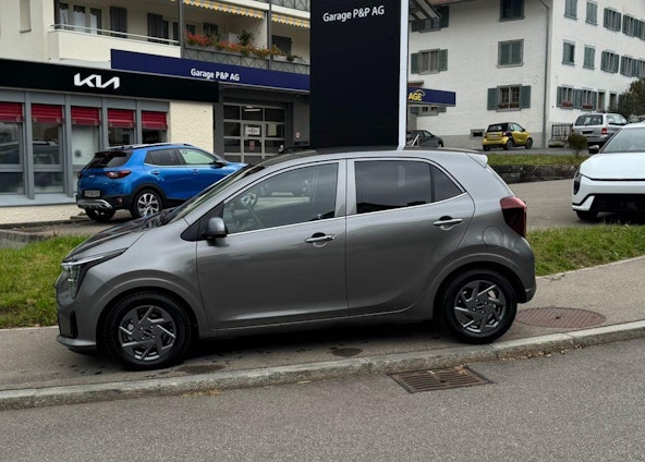 First vehicle image First vehicle image