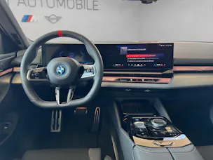 BMW i5 M60 xDrive