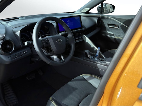 Vehicle image 5