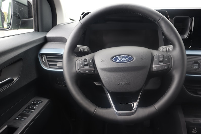 Vehicle image FORD TOURNEO COURIER