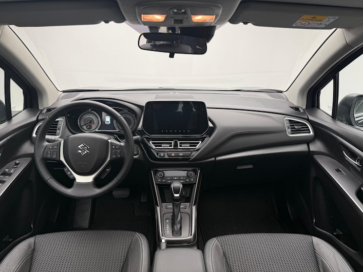 Vehicle image SUZUKI S-CROSS