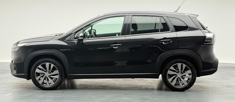 Vehicle image SUZUKI S-CROSS