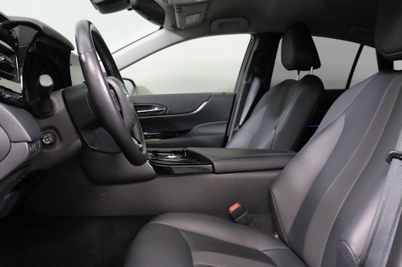 TOYOTA Mirai Fuel Cell Premium 2
