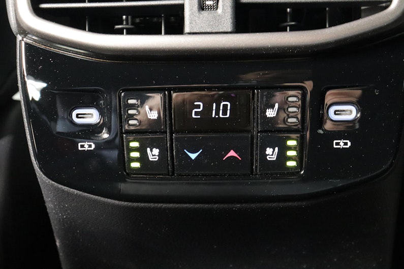 Vehicle image LEXUS RX