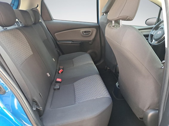 Vehicle image 16