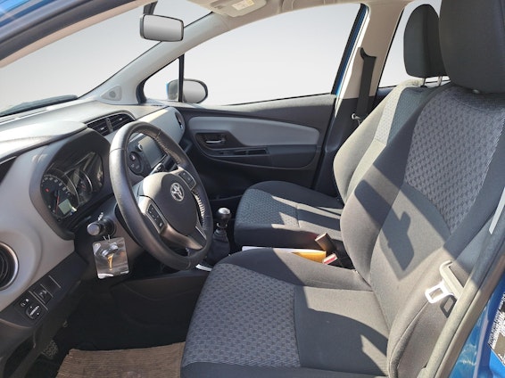 Vehicle image 8
