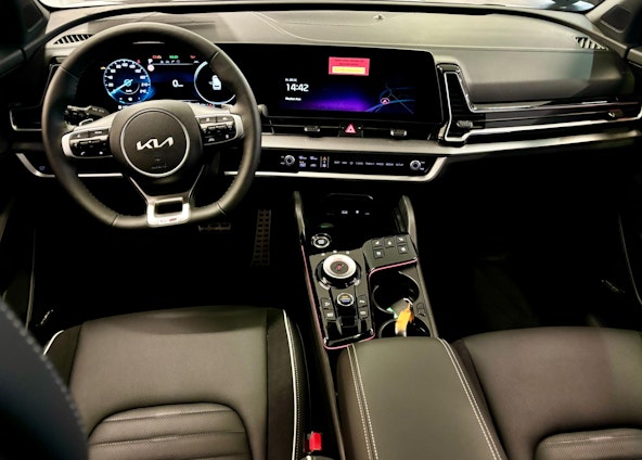 Vehicle image 17 Vehicle image 17