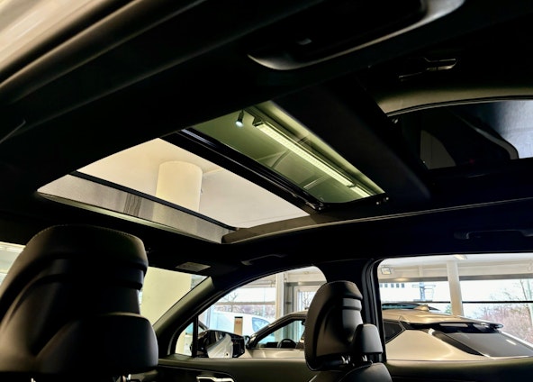 Vehicle image 19 Vehicle image 19