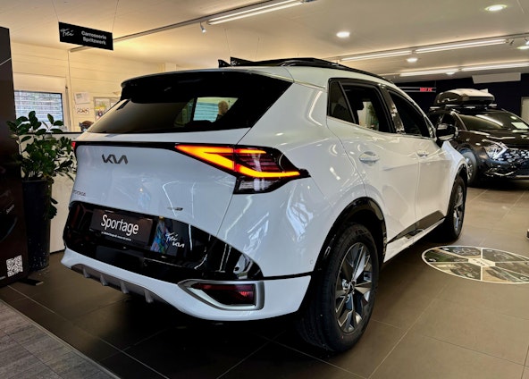 Vehicle image 3 Vehicle image 3