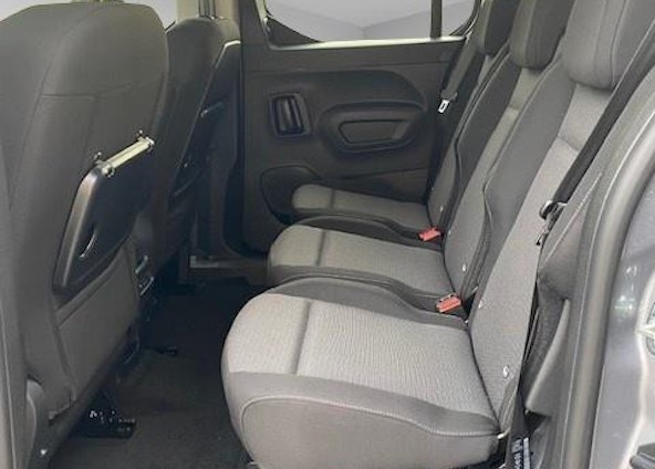 Vehicle image 4 Vehicle image 4