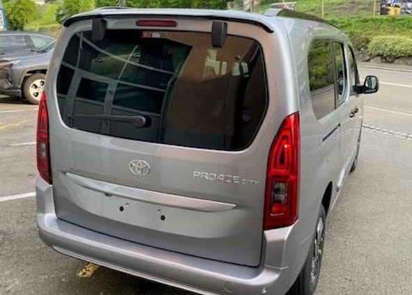 Vehicle image 3 Vehicle image 3