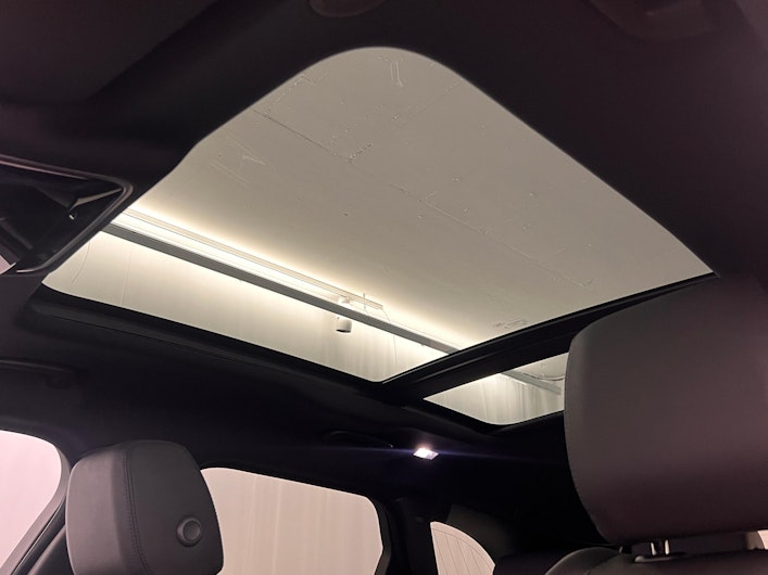 Vehicle image LAND ROVER RANGE ROVER VELAR