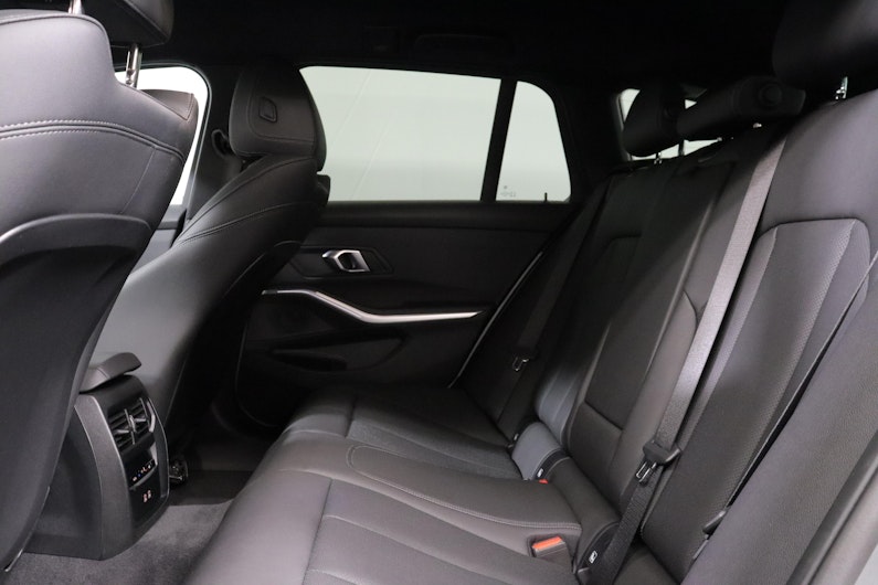 Vehicle image BMW 3 SERIES