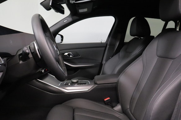 BMW 320d xDrive SAG Touring 2