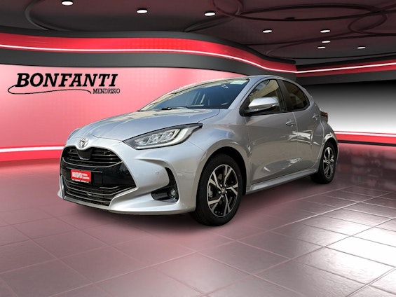 First vehicle image
