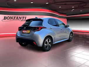 Toyota Yaris 1.5 VVT-i HSD Trend