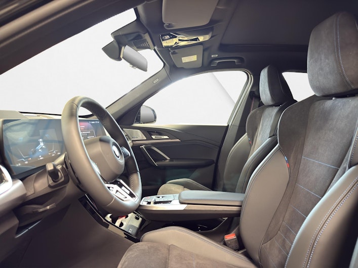 Vehicle image BMW iX1