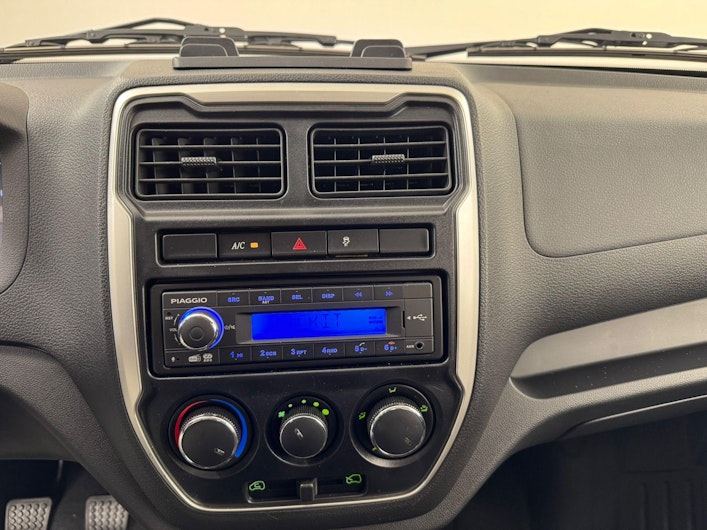 Vehicle image PIAGGIO PORTER