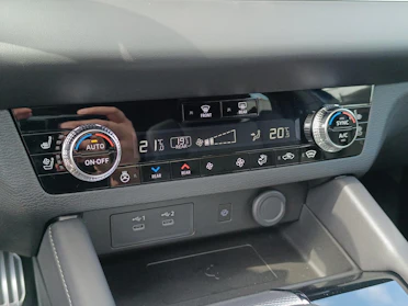 MITSUBISHI OUTLANDER 19