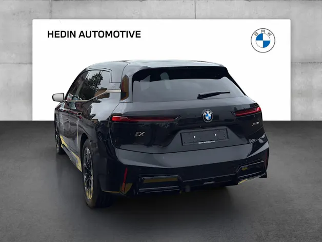 BMW iX xDrive45