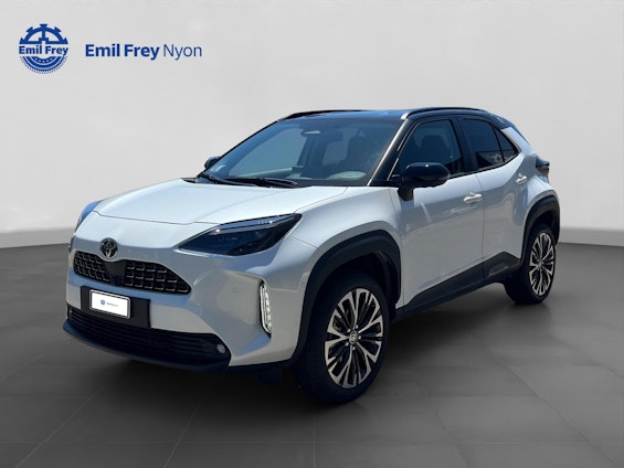 First vehicle image