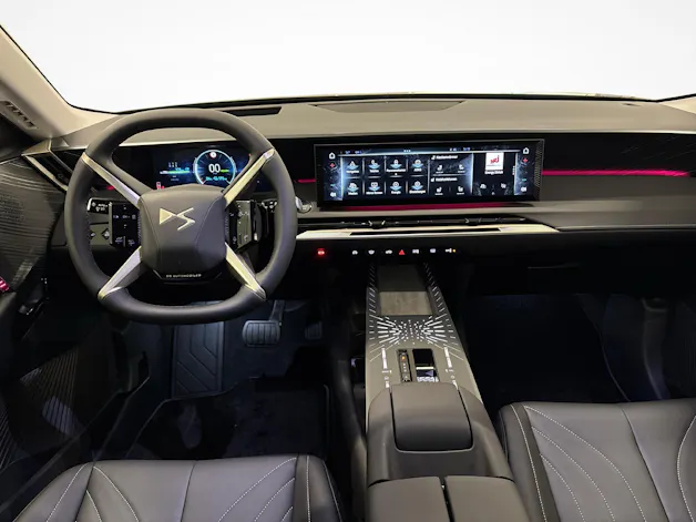 DS Automobiles No8 E-Tense Pallas