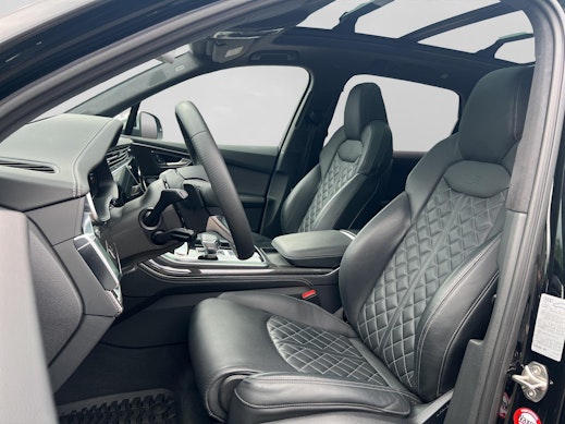 AUDI SQ7 4.0 V8 TFSI quattro T-Tronic 1