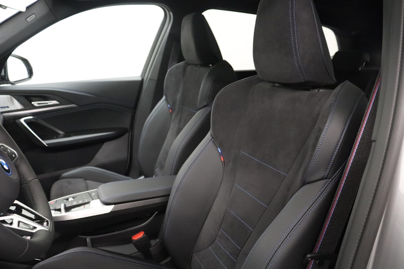 Vehicle image BMW iX1