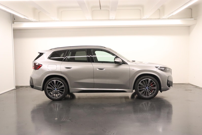 Vehicle image BMW iX1