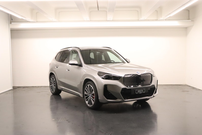 Vehicle image BMW iX1