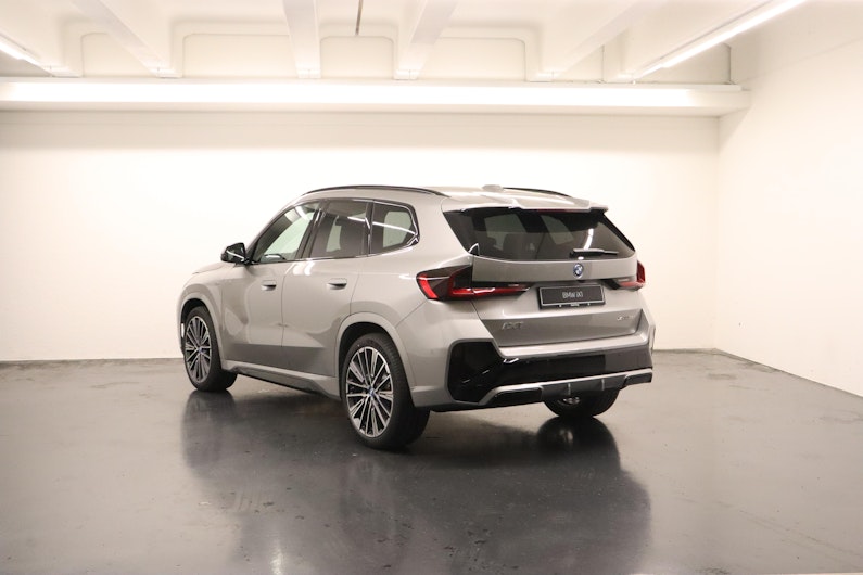 Vehicle image BMW iX1