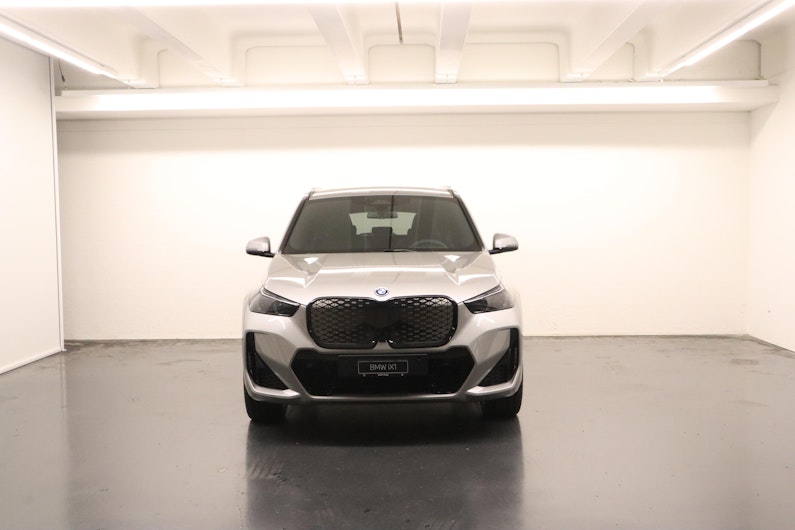 Vehicle image BMW iX1