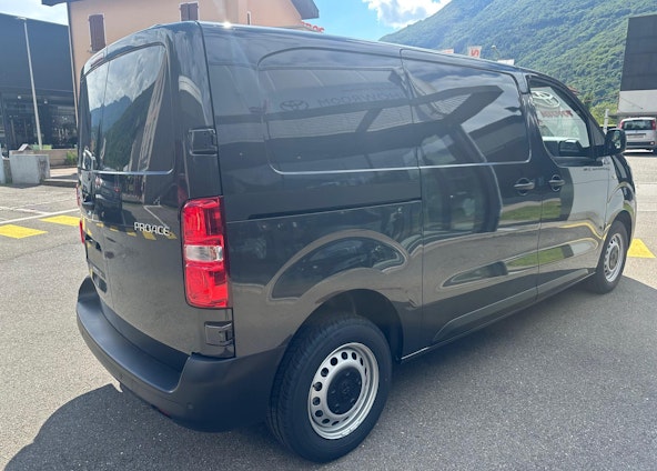 Vehicle image 3 Vehicle image 3