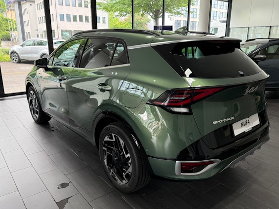 Vehicle image 4 Vehicle image 4