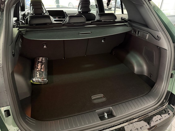 Vehicle image 12 Vehicle image 12