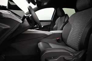 Vehicle image PEUGEOT 3008 1.2 Hybrid Allure Premium