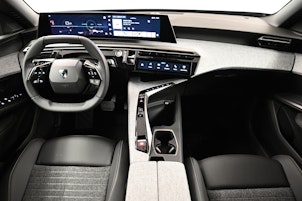 Vehicle image PEUGEOT 3008 1.2 Hybrid Allure Premium