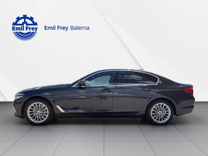 Vehicle image BMW 5 SERIES