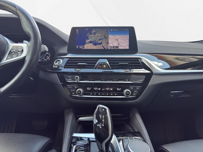 Vehicle image BMW 5 SERIES