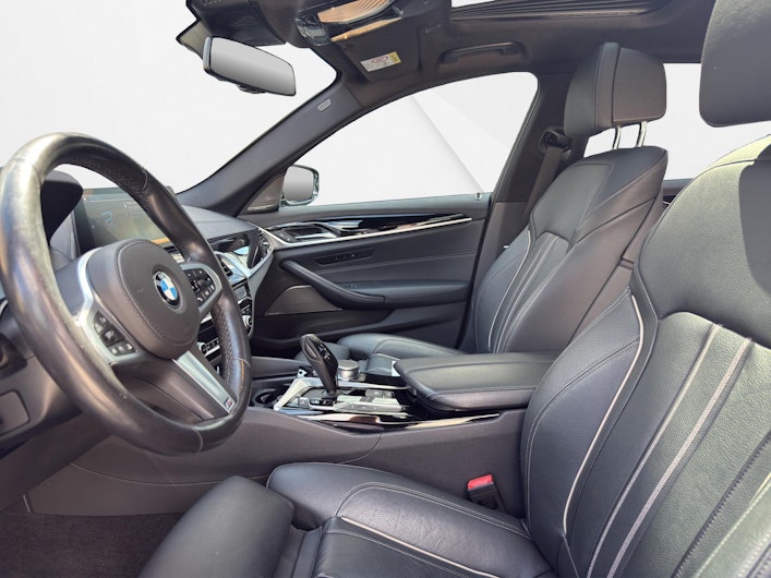 Vehicle image BMW 5 SERIES