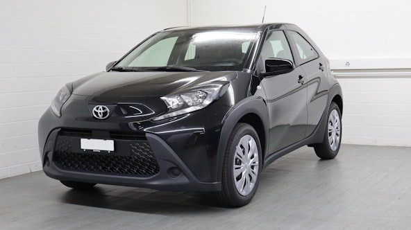First vehicle image