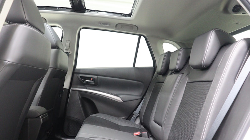 Vehicle image SUZUKI S-CROSS