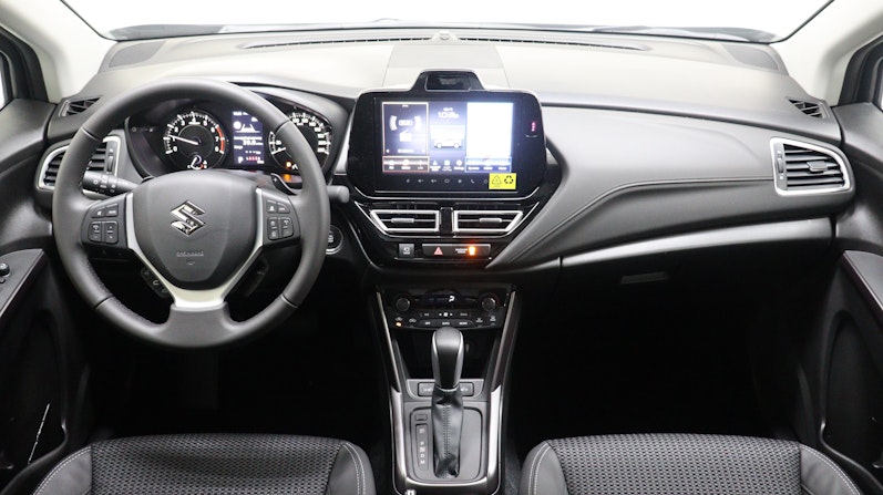 Vehicle image SUZUKI S-CROSS