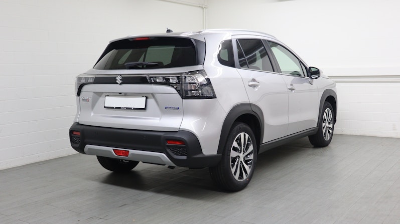 Vehicle image SUZUKI S-CROSS